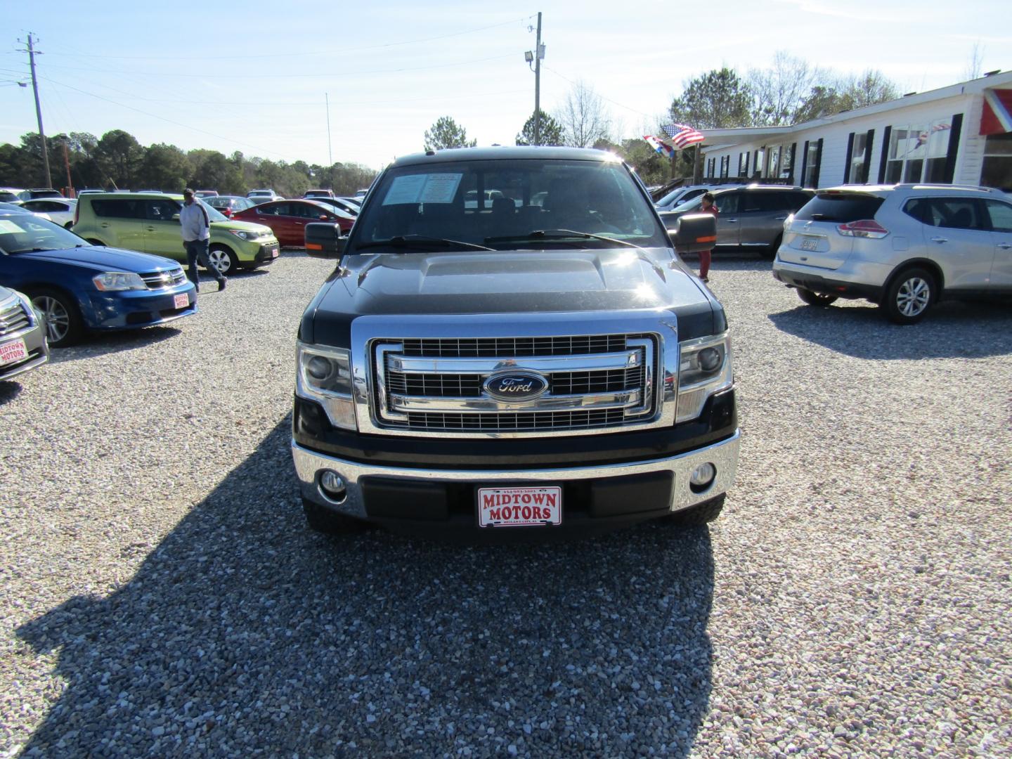 2014 Black /Gray Ford F-150 FX2 SuperCrew 5.5-ft. Bed 2WD (1FTFW1CFXEK) with an 5.0L V8 engine, Automatic transmission, located at 15016 S Hwy 231, Midland City, AL, 36350, (334) 983-3001, 31.306210, -85.495277 - Photo#8